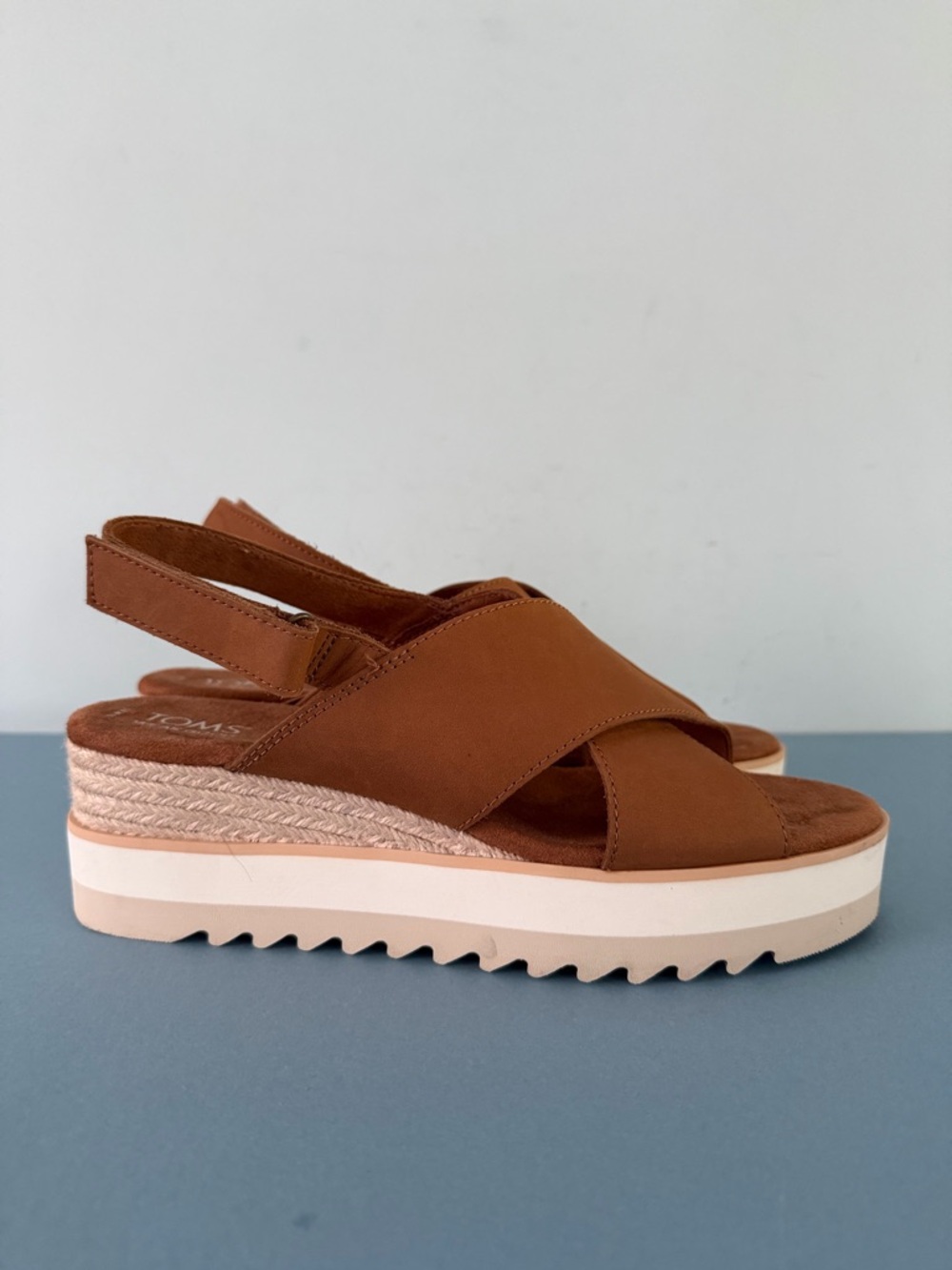 TOMS Diana Crisscross Brown Sugar Leather Jute Wrapped Platform Wedge Sandals - Picture 4 of 10